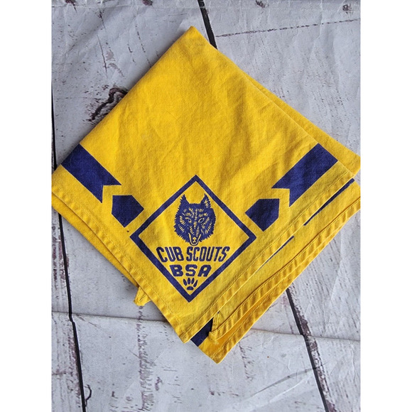 BSA Wolf CUB Scout Yellow Neckerchief Scarf Official Uniform Boy #2 - Picture 2 of 4